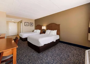 Comfort Inn South Oceanfront hotel thumbnail 4