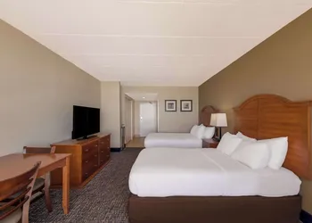 Comfort Inn South Oceanfront hotel thumbnail 5