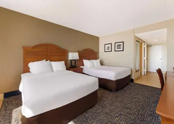 Comfort Inn South Oceanfront hotel thumbnail 6