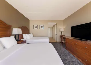 Comfort Inn South Oceanfront hotel thumbnail 7