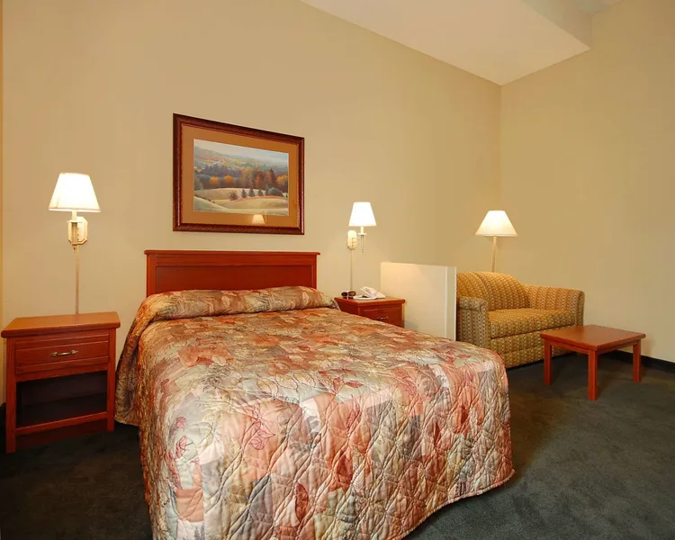 Econo Lodge Inn & Suites Kearney South hotel detail image 6