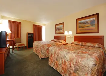 Econo Lodge Inn & Suites Kearney South hotel thumbnail 7