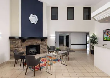Super 8 by Wyndham St-Jerome hotel thumbnail 2