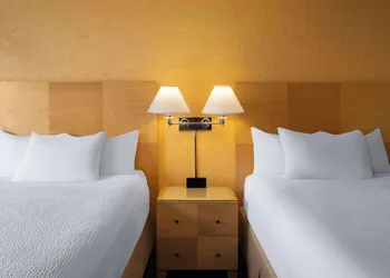 Ramada by Wyndham Tucson hotel thumbnail 7