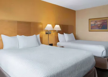 Ramada by Wyndham Tucson hotel thumbnail 8