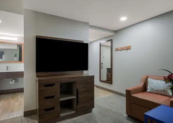 Hampton Inn Linden hotel thumbnail 8