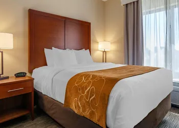 Comfort Suites Oshkosh West hotel thumbnail 7