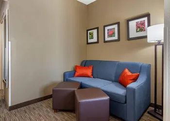 Comfort Suites Oshkosh West hotel thumbnail 8