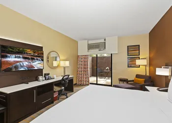 Doubletree by Hilton Whittier Los Angeles hotel thumbnail 5