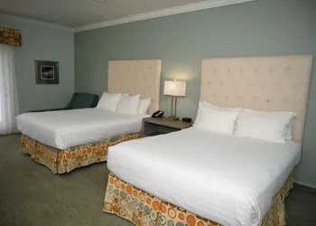 Cherry Tree Inn & Suites hotel thumbnail 4