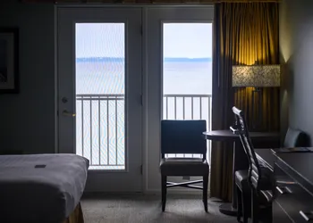 Cherry Tree Inn & Suites hotel thumbnail 5