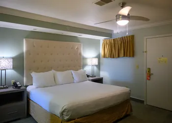 Cherry Tree Inn & Suites hotel thumbnail 6