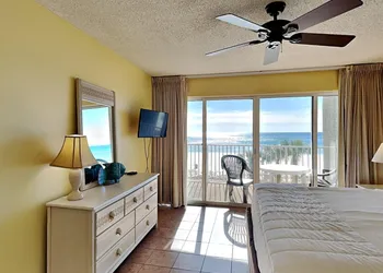 Long Beach Resort by Resort Collection hotel thumbnail 4