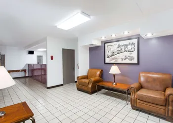 Super 8 by Wyndham Springdale AR hotel thumbnail 2