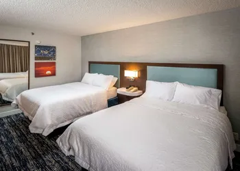 Hampton Inn Long Island / Commack hotel thumbnail 6