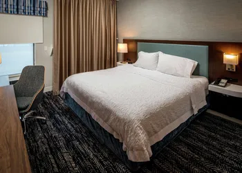 Hampton Inn Long Island / Commack hotel thumbnail 8