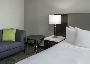 Hilton Vancouver Metrotown hotel thumbnail 6