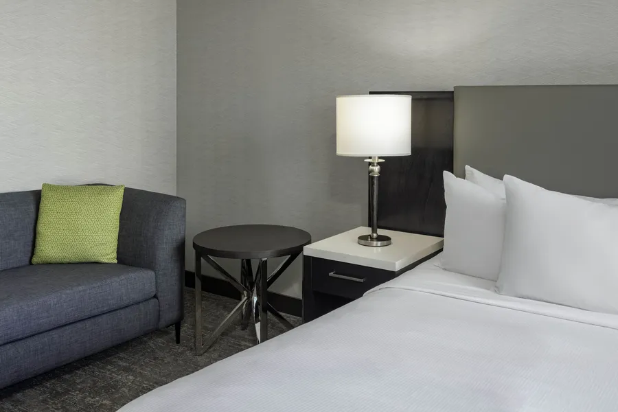 Hilton Vancouver Metrotown hotel detail image 6