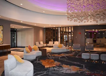 DoubleTree by Hilton Chicago - Oak Brook hotel thumbnail 3