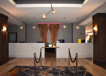 DoubleTree by Hilton Chicago - Oak Brook hotel thumbnail 4