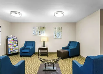 Comfort Inn Red Horse Frederick hotel thumbnail 4