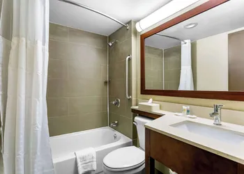 Comfort Inn Red Horse Frederick hotel thumbnail 5