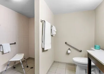 Comfort Inn Red Horse Frederick hotel thumbnail 7