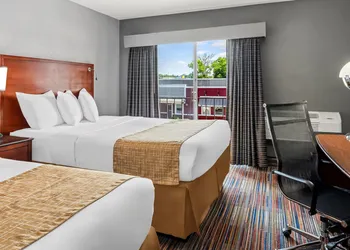 Travelodge by Wyndham Bloomington hotel thumbnail 6
