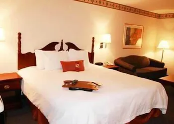 Hampton Inn Cornelia hotel thumbnail 6