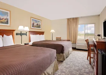 Brookings Inn hotel thumbnail 4