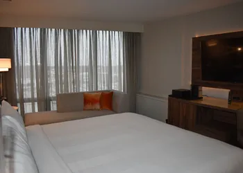 Chicago Marriott Oak Brook hotel thumbnail 8