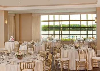 Sheraton Portsmouth Harborside Hotel hotel thumbnail 2