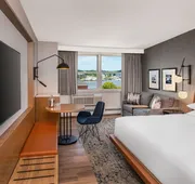 Sheraton Portsmouth Harborside Hotel hotel detail image 4