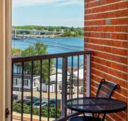 Sheraton Portsmouth Harborside Hotel hotel detail image 5