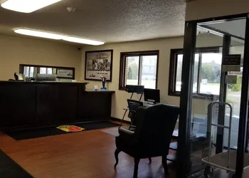 Super 8 by Wyndham St. Cloud hotel thumbnail 2