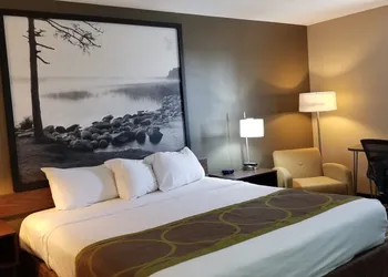 Super 8 by Wyndham St. Cloud hotel thumbnail 5