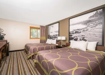 Super 8 by Wyndham St. Cloud hotel thumbnail 7