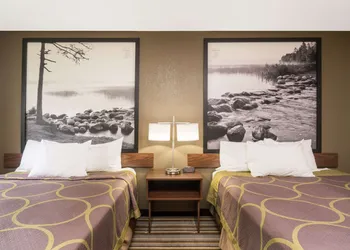 Super 8 by Wyndham St. Cloud hotel thumbnail 8