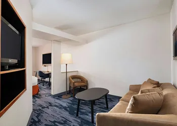 Fairfield Inn & Suites by Marriott Edison-South Plainfield hotel thumbnail 7