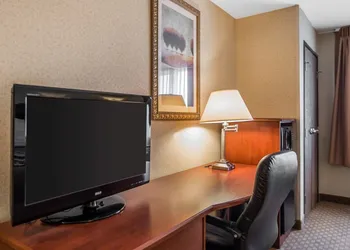 Rodeway Inn & Suites Salina South hotel thumbnail 8