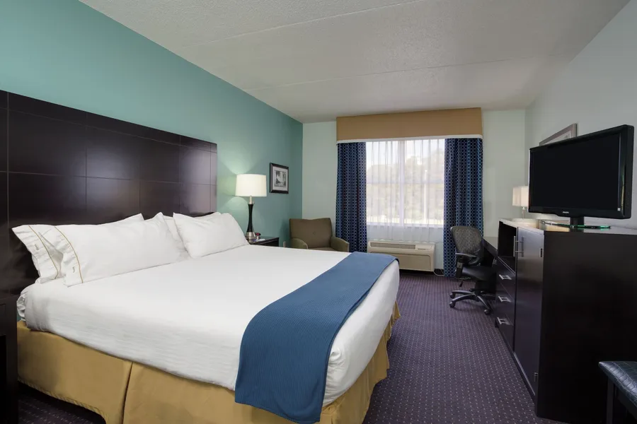 Holiday Inn Express Suites Plant City by IHG hotel detail image 6