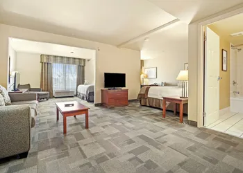 Wingate by Wyndham - Edmonton West hotel thumbnail 6