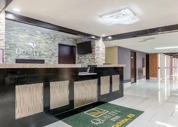 Quality Inn South hotel thumbnail 2