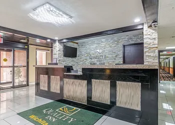 Quality Inn South hotel thumbnail 4