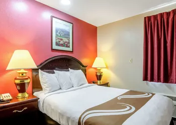 Quality Inn South hotel thumbnail 8