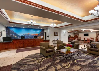 La Quinta Inn & Suites by Wyndham Rifle hotel thumbnail 2