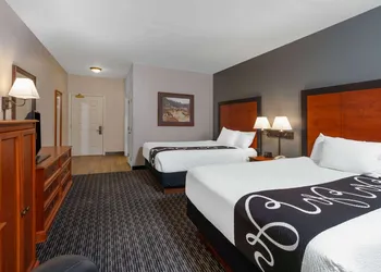 La Quinta Inn & Suites by Wyndham Rifle hotel thumbnail 4