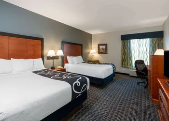 La Quinta Inn & Suites by Wyndham Rifle hotel thumbnail 5