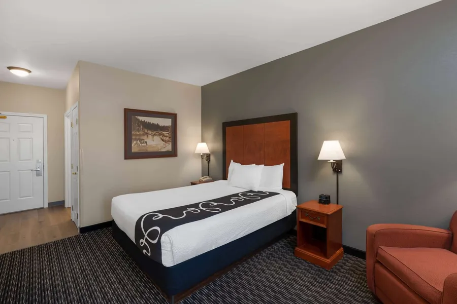 La Quinta Inn & Suites by Wyndham Rifle hotel detail image 6