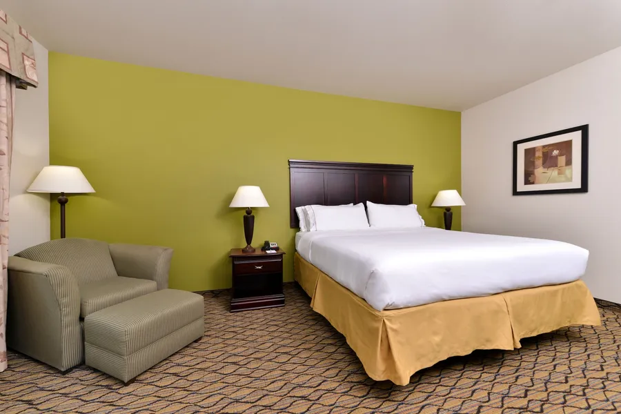 Holiday Inn Express Hotel & Suites Sherman Highway 75 by IHG hotel detail image 6